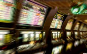slotomania Sportsbook live odds screen မြန်မာ ကစားသမားများ real-time ဘောလုံးပွဲ odds ကြည့်ရှုနေသည့်မြင်ကွင်း